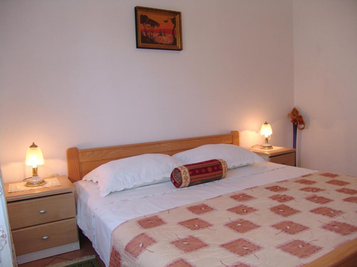 Apartments Bozica Крк Екстер'єр фото