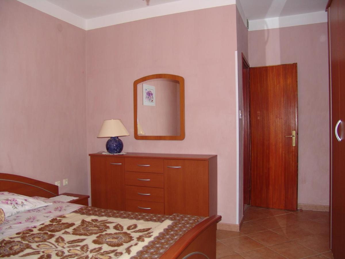 Apartments Bozica Крк Екстер'єр фото