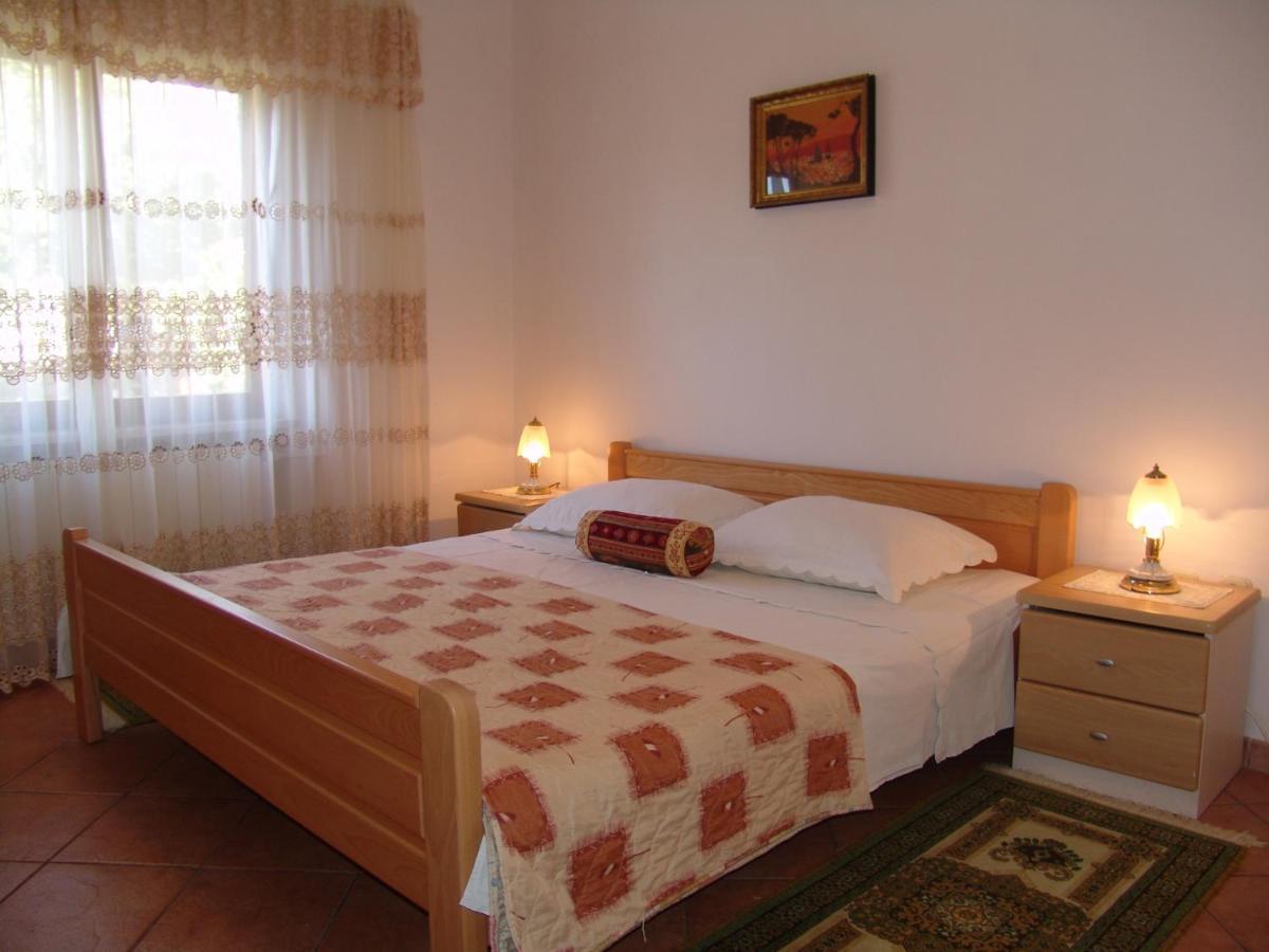 Apartments Bozica Крк Екстер'єр фото