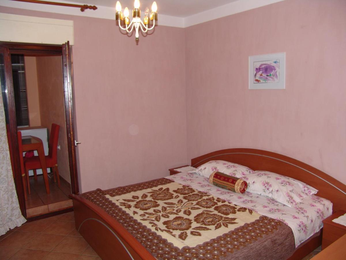 Apartments Bozica Крк Екстер'єр фото