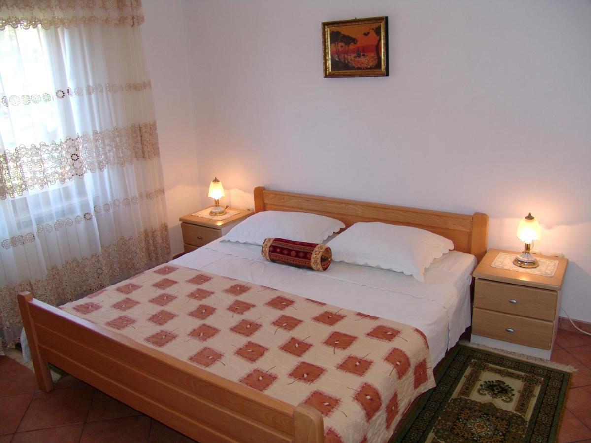 Apartments Bozica Крк Екстер'єр фото