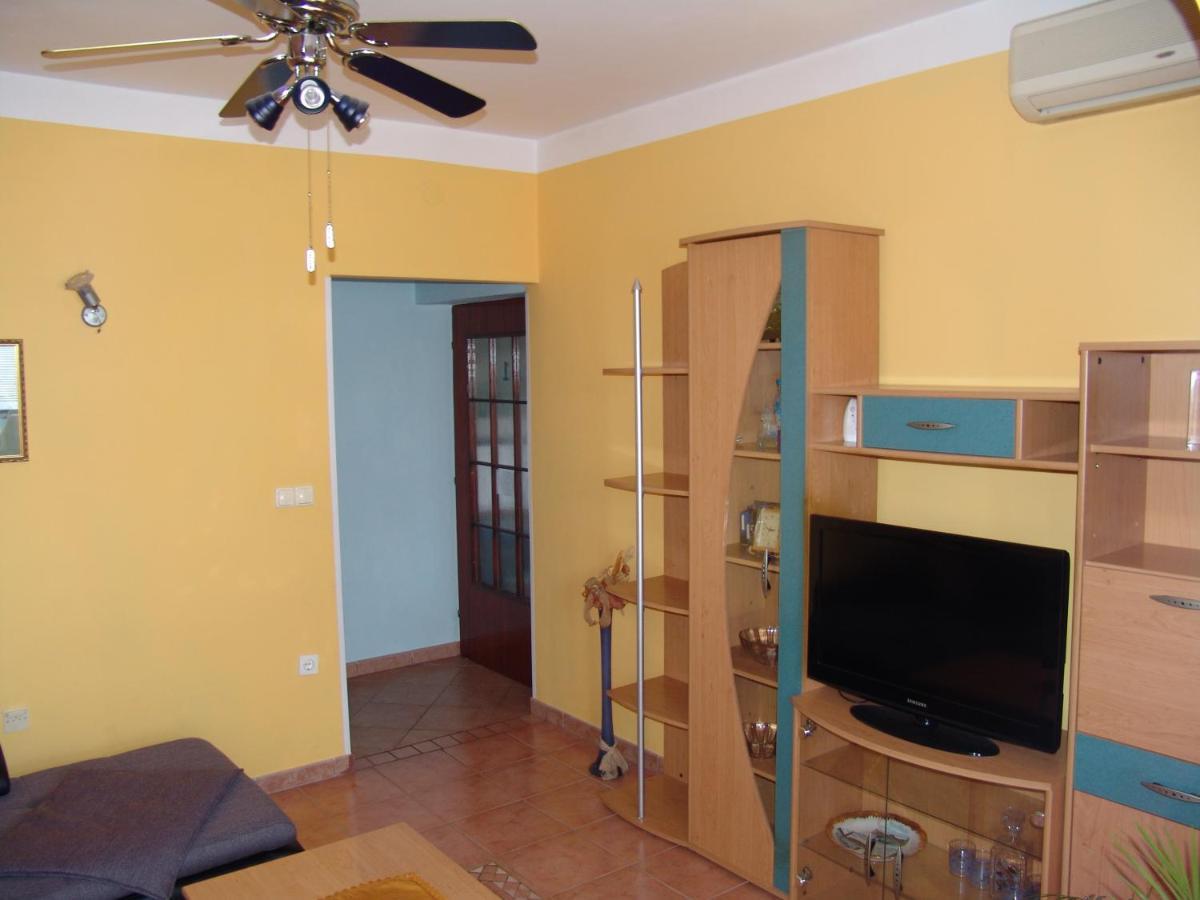 Apartments Bozica Крк Екстер'єр фото