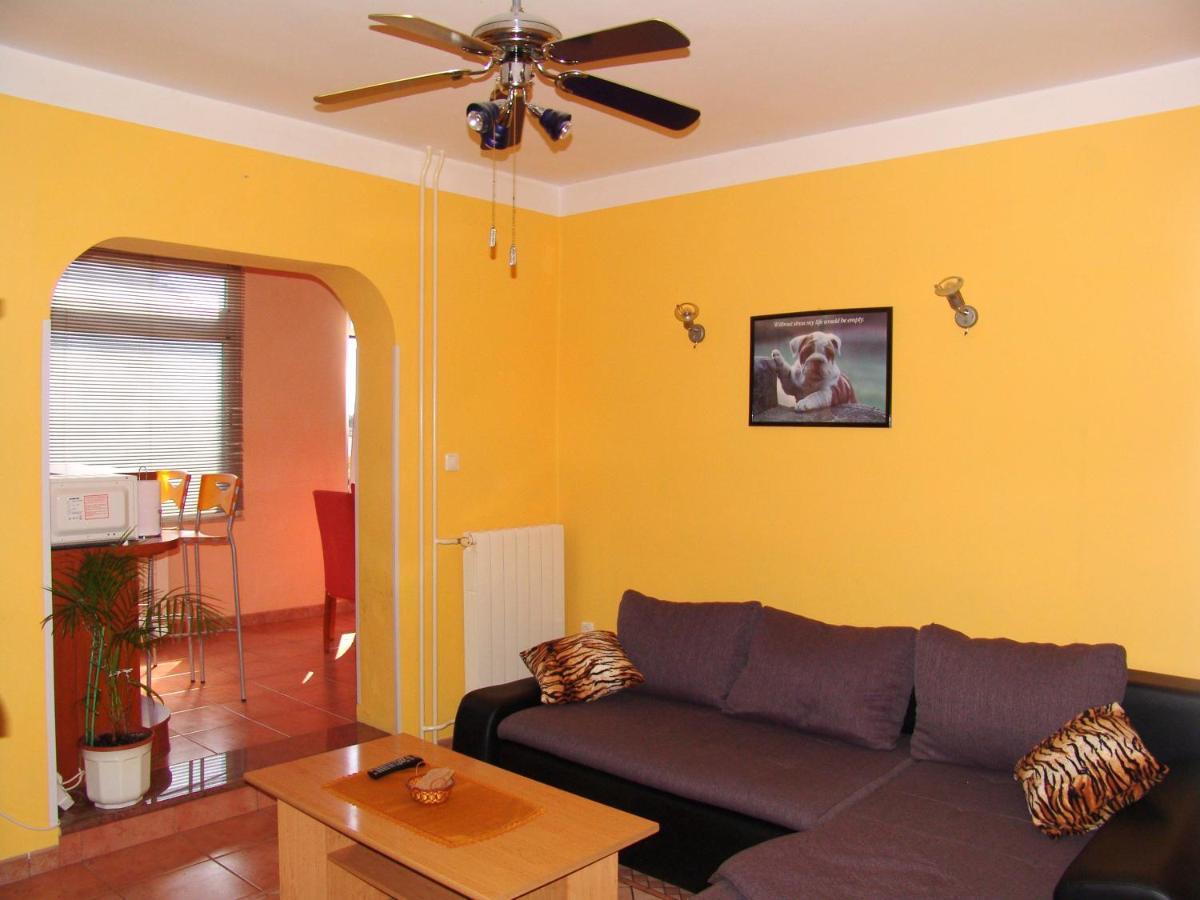 Apartments Bozica Крк Екстер'єр фото