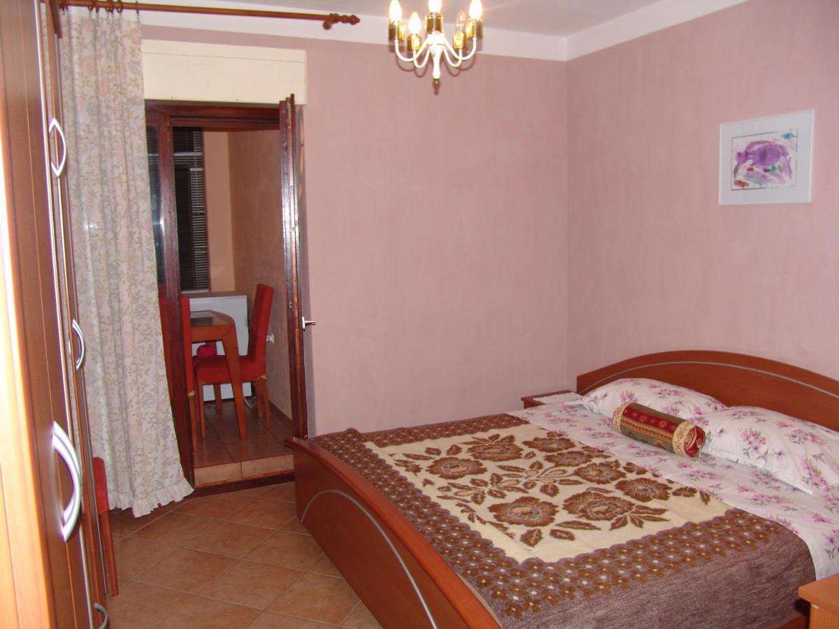 Apartments Bozica Крк Екстер'єр фото