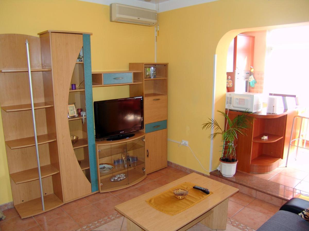 Apartments Bozica Крк Екстер'єр фото