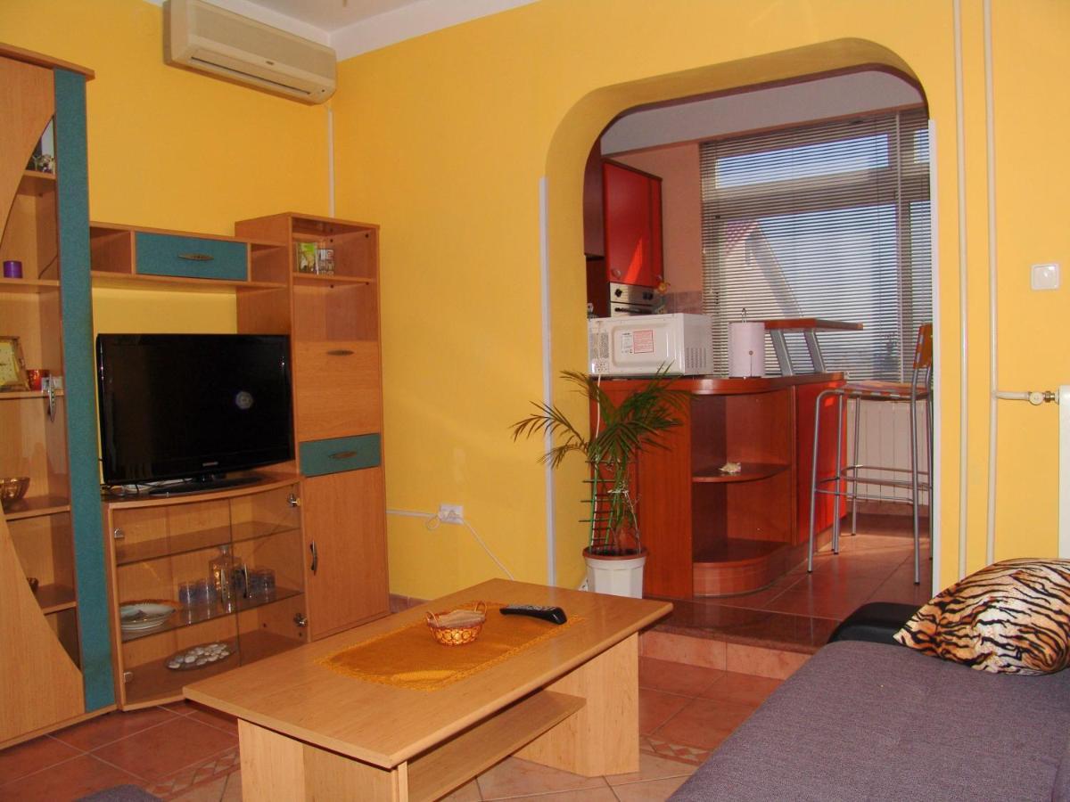 Apartments Bozica Крк Екстер'єр фото